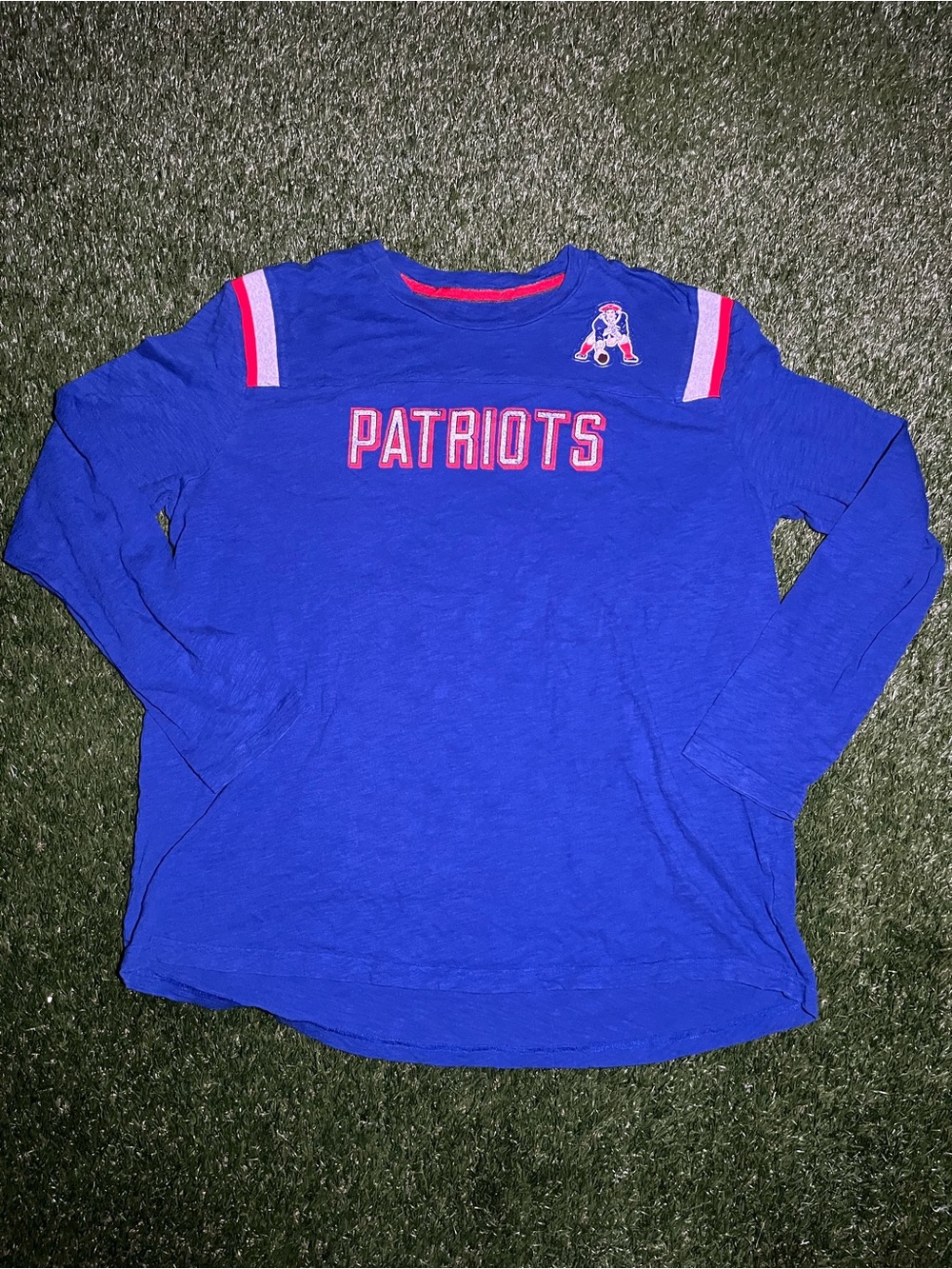Men’s XXL NE Patriots Baseball Style Long Sleeve